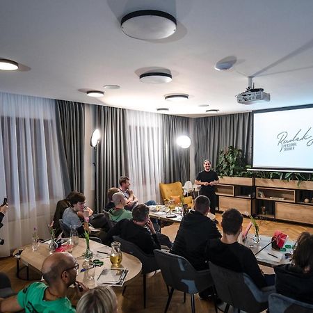 Hotel Restovna Йиловиште Экстерьер фото