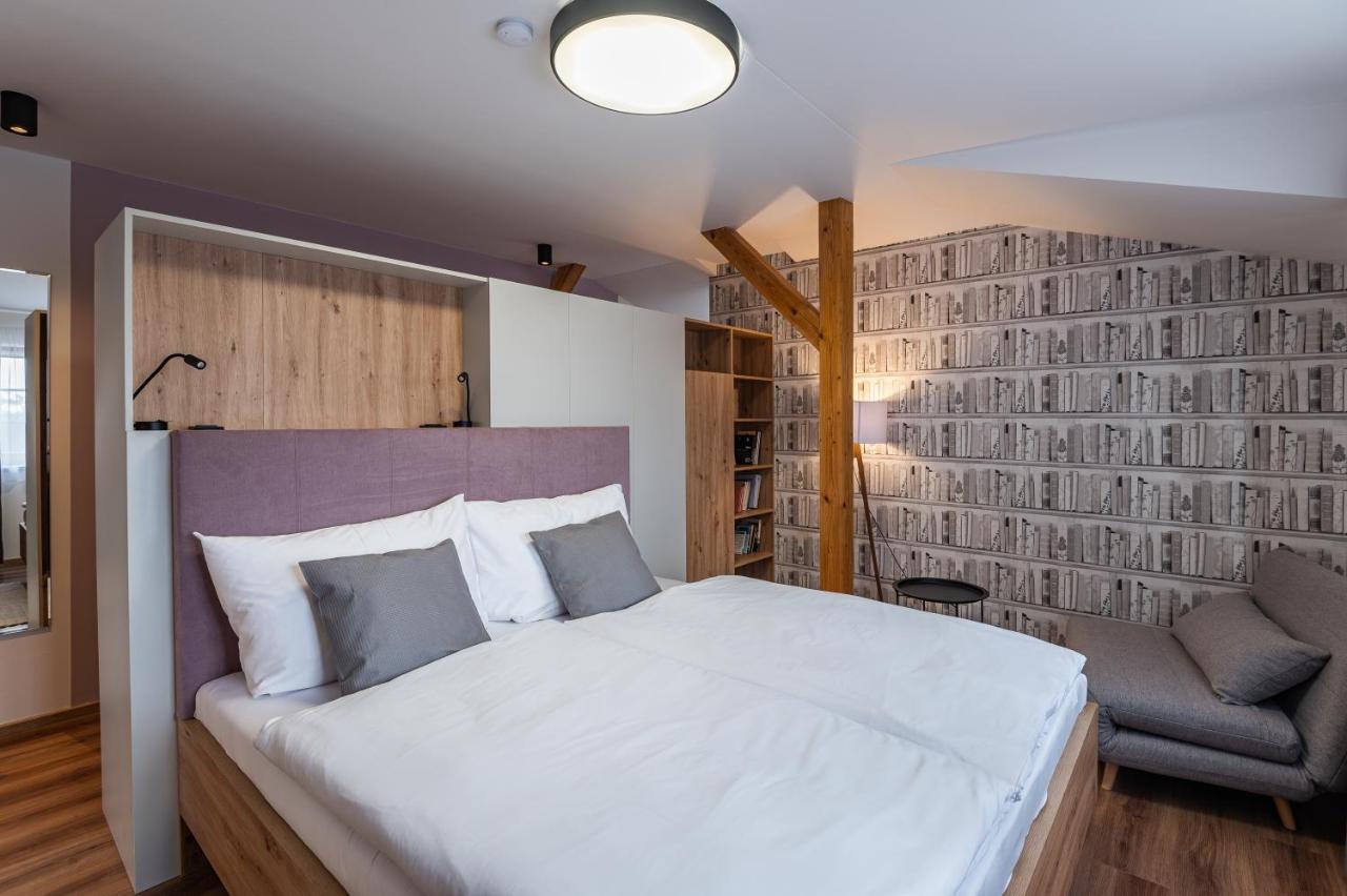 Hotel Restovna Йиловиште Экстерьер фото
