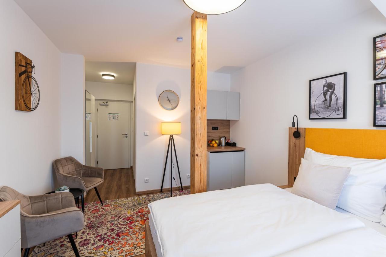 Hotel Restovna Йиловиште Экстерьер фото
